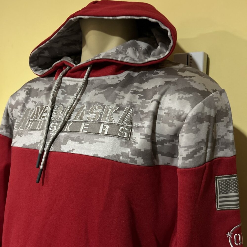 Nebraska Huskers Colosseum OHT Mens Military Hoodie L Red Gray Camo NCAA NEW - Picture 9 of 14